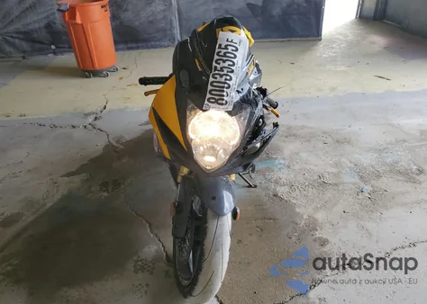 2017 Suzuki Gsx-R750 из США, поврежденный, VIN JS1GR7MA6H2100906